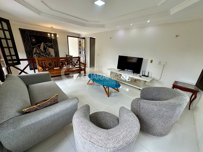 Duplex com 5 suites no centro de Guaramiranga