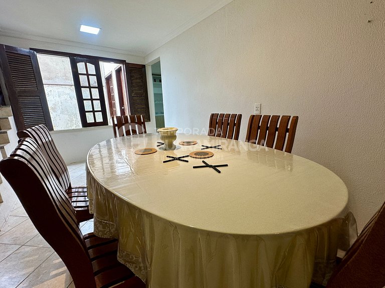 Duplex com 5 suites no centro de Guaramiranga