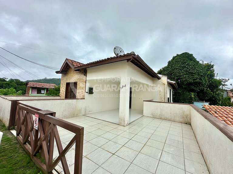 Duplex com 5 suites no centro de Guaramiranga