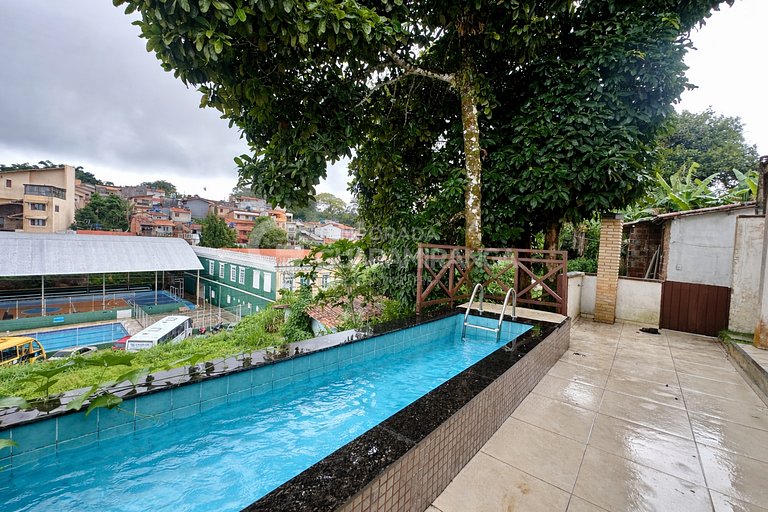 Duplex com 5 suites no centro de Guaramiranga