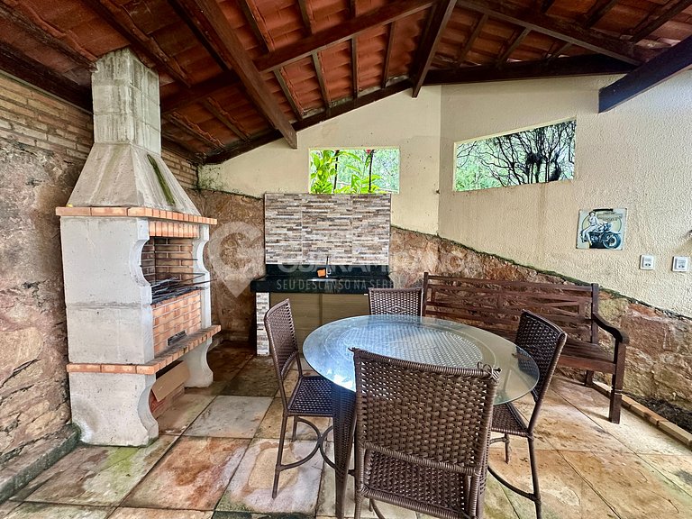 Chalé 06 Monte Verde – 3 quartos perto da praça