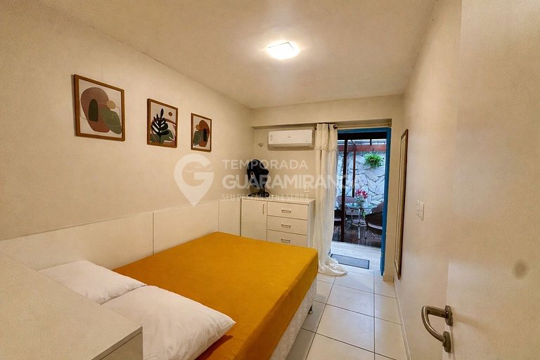 Apartment with Private Pergola (305 Itaúna II)