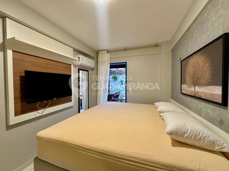 Apartment with Private Pergola (305 Itaúna II)