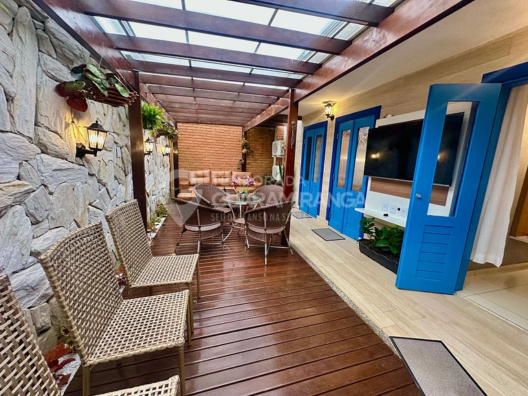 Apartment with Private Pergola (305 Itaúna II)