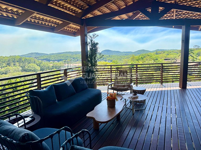 Mansão com Vista Panorâmica no Monte Flor