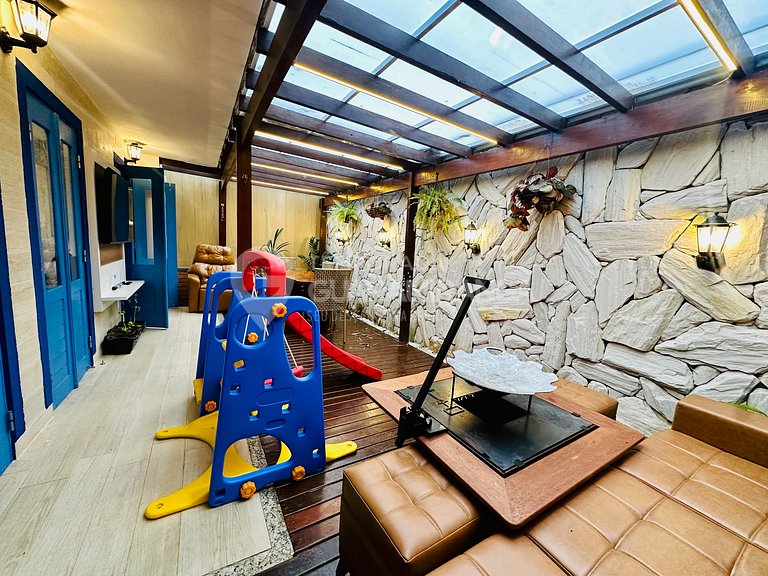 Apartment with Private Pergola (305 Itaúna II)