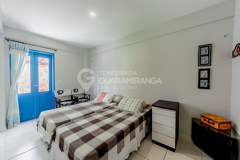 Apartamento com 2 quartos e caramanchão no centro de Guarami