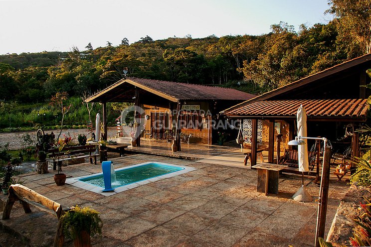 Casa com piscina aquecida em Guaramiranga. (Chácara Formosin