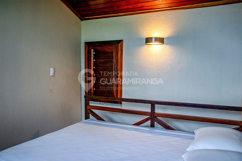 Chalé com 3 dormitórios pertinho da praça de Guaramiranga. (