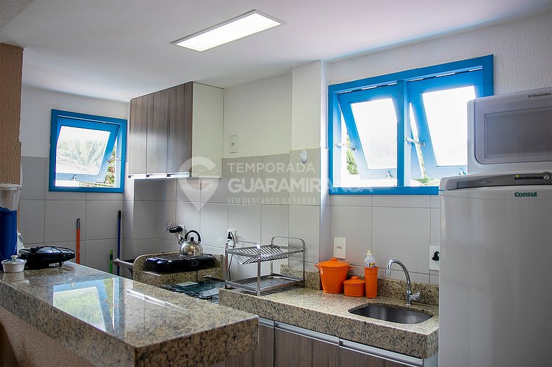 Flat com 2 quartos no centro de Guaramiranga - (201 Itaúna I