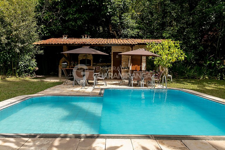 Sitio com 8 quartos e piscina a 2km da praça de Guaramiranga